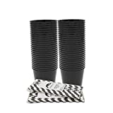 8alrededor de 50 vasos de plástico lavables, flexibles, reutilizables e irrompibles, negros, 500 cc, con 50 pajitas de papel. Copas de cóctel de plástico.